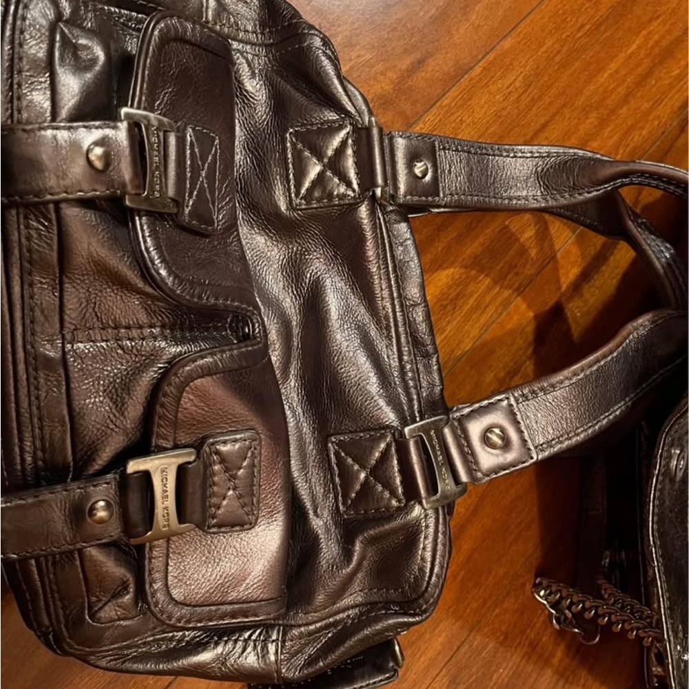 Michael Kors Elegant Brown Leather Shoulder Bag